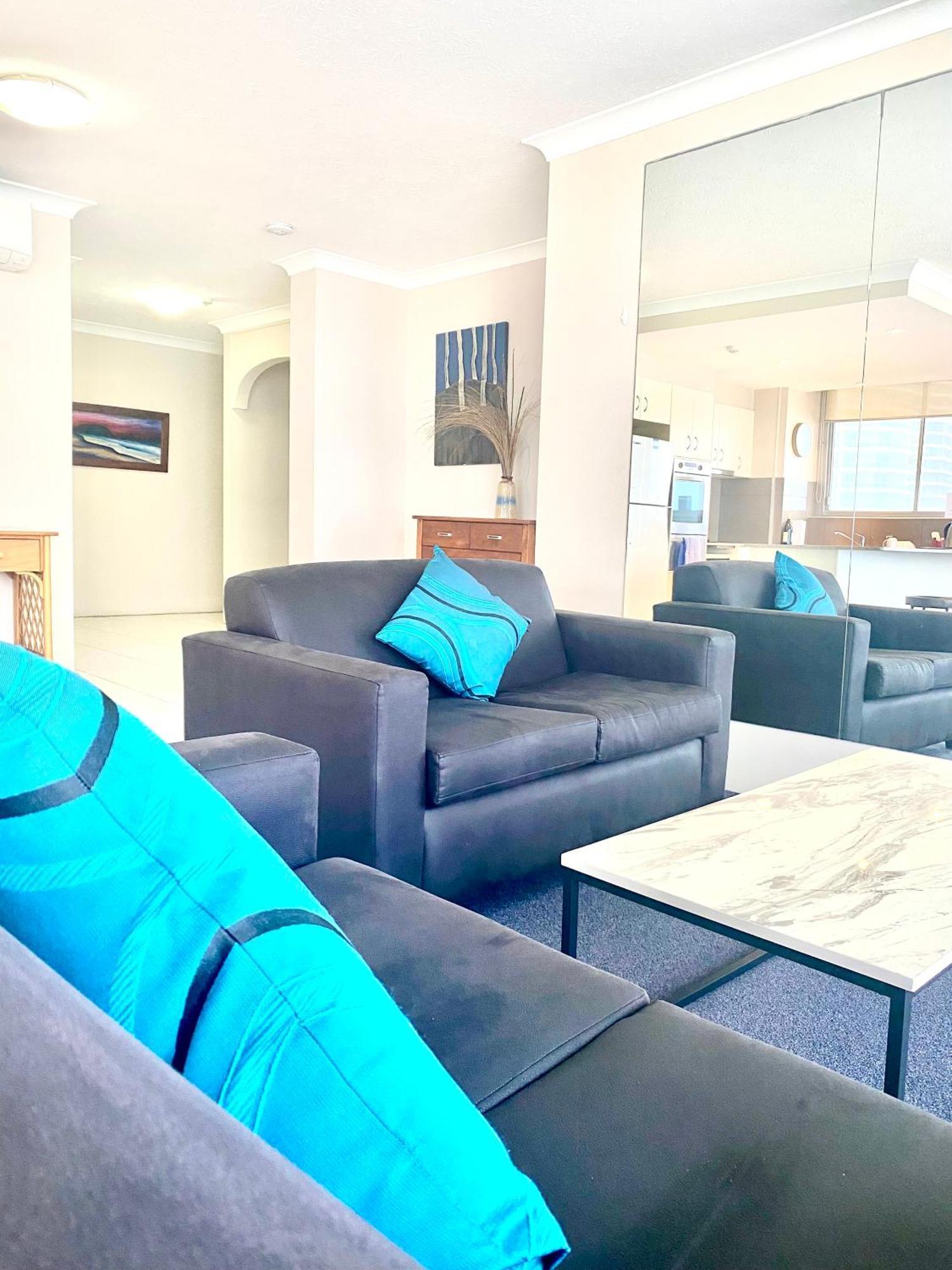 Golden Sands On The Beach - Absolute Beachfront Apartments Main Beach Екстер'єр фото